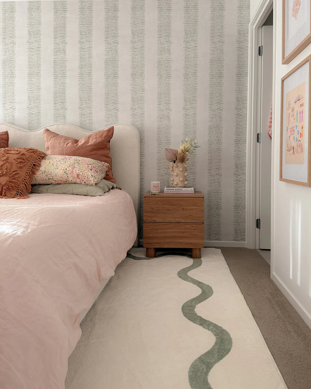 ESSA - Jamie Green Wiggle Bordered Washable Rug