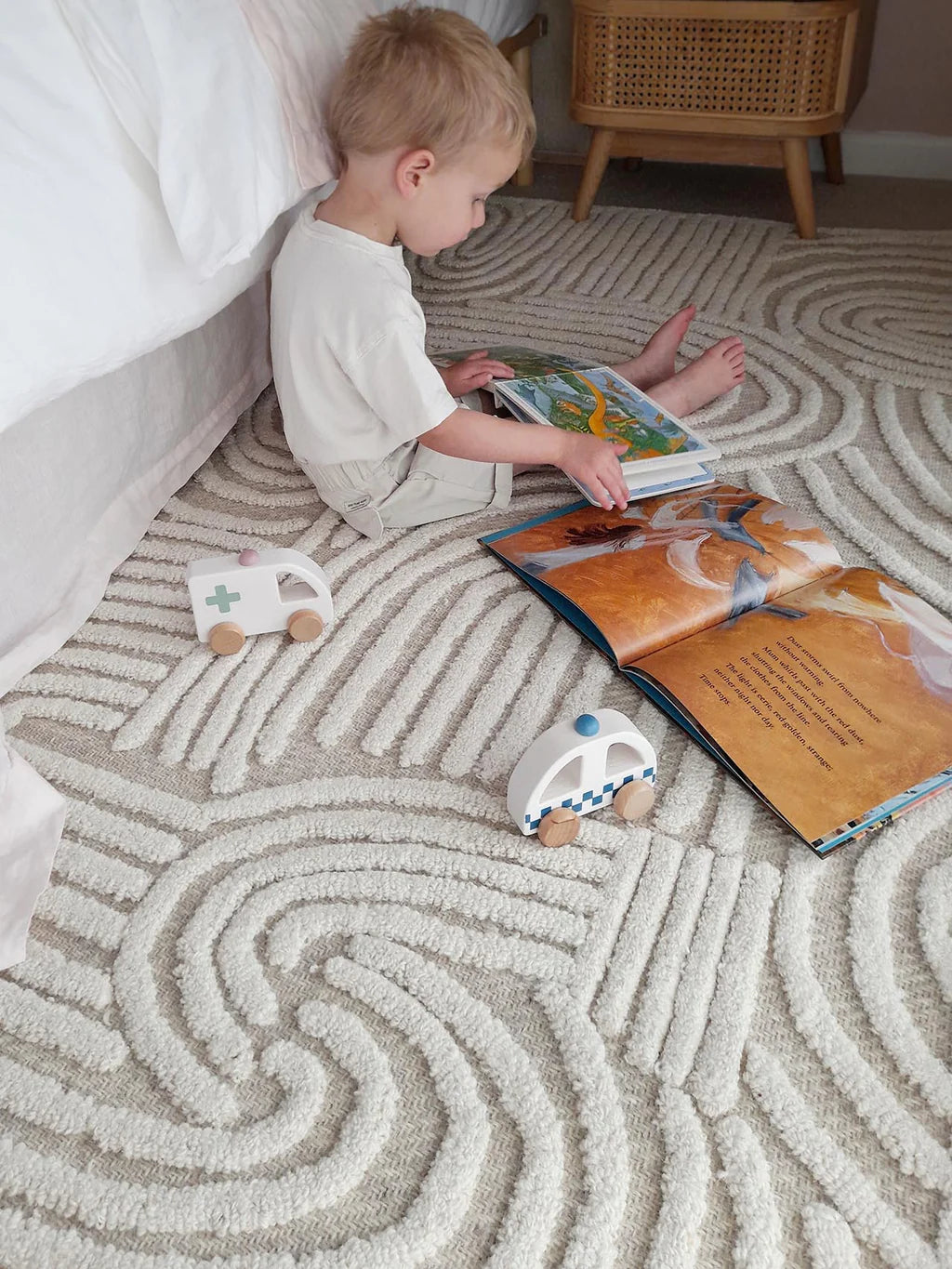 ESSA - Maisie Cream and Ivory Textured Tribal Rug