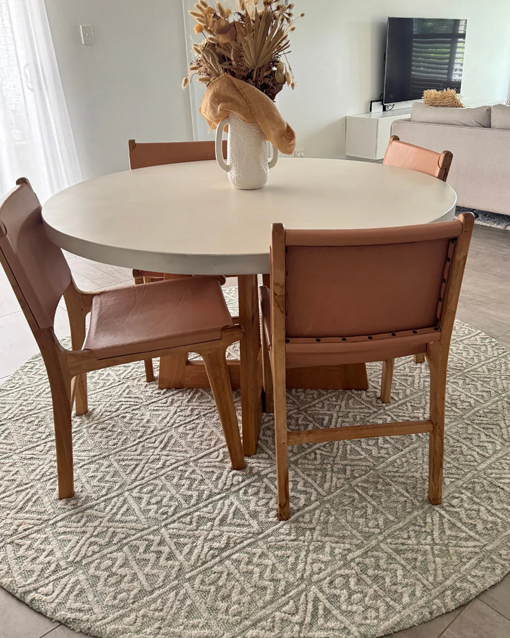 ESSA - Melia Grey and Ivory Tribal Textured Round Rug