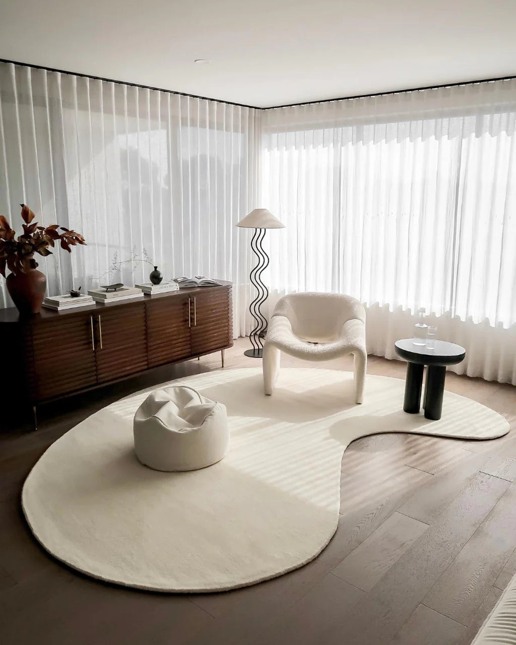ESSA - Vanni Solid Cream Curved Wool Rug