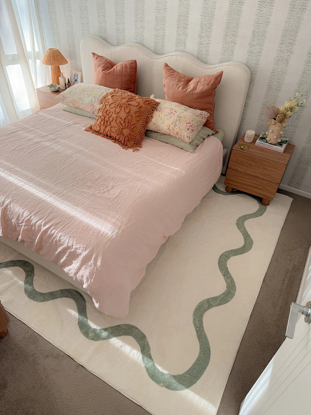 ESSA - Jamie Green Wiggle Bordered Washable Rug