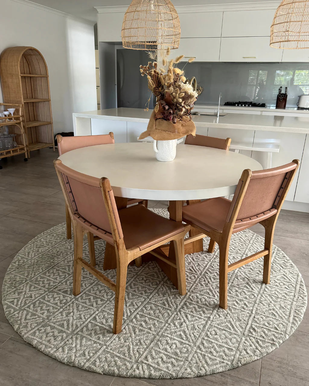 ESSA - Melia Grey and Ivory Tribal Textured Round Rug