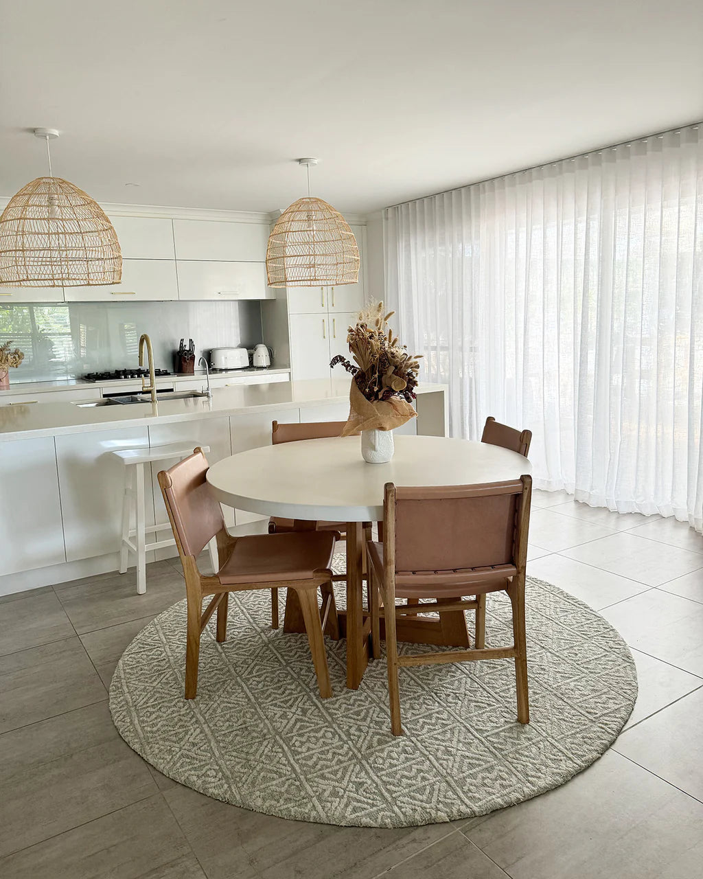 ESSA - Melia Grey and Ivory Tribal Textured Round Rug