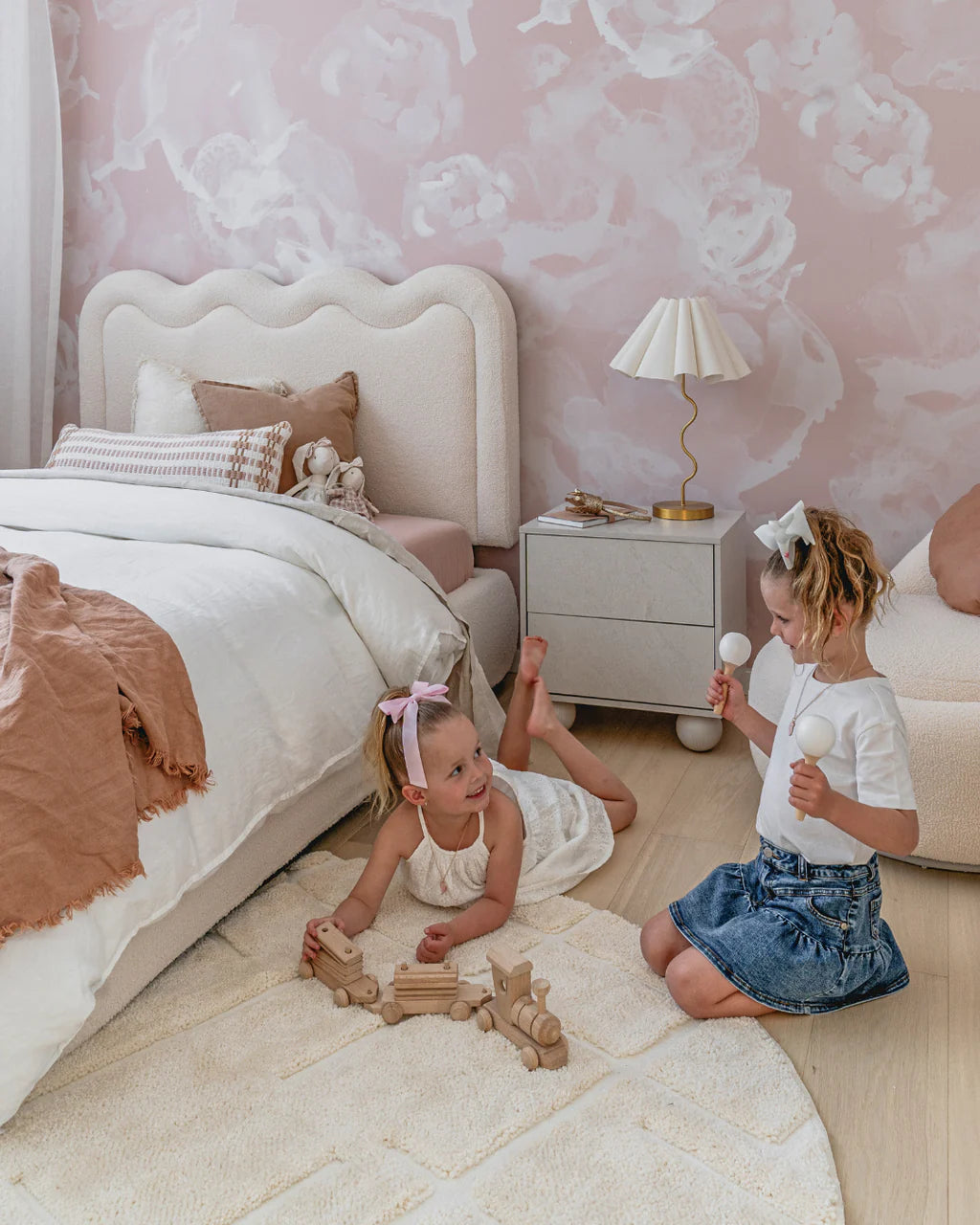ESSA - Nalu Ivory Geometric Round Rug