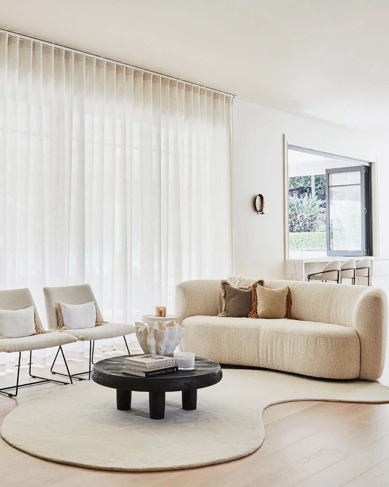 ESSA - Vanni Solid Cream Curved Wool Rug
